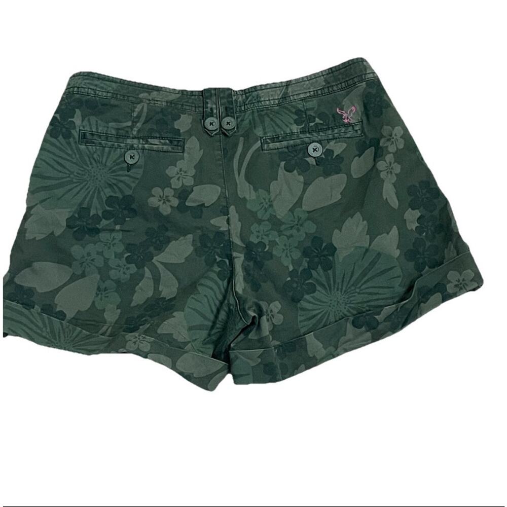 American Eagle Y2K Shorts Stretch Olive Green Tropical Flower Sz 8 Camo Cuffed